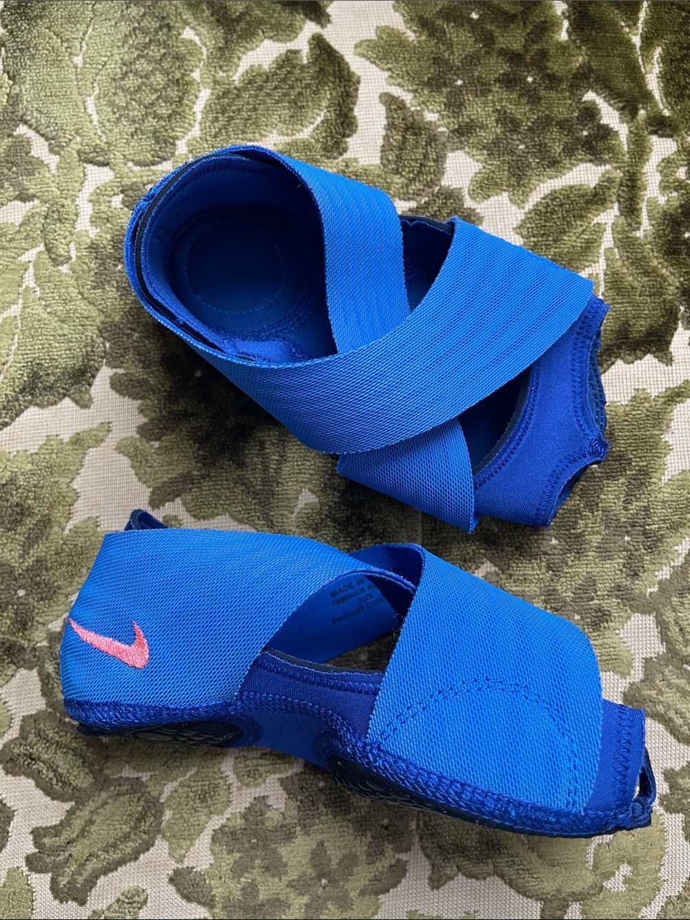 Nike Yoga Studio Wrap Socks🐠